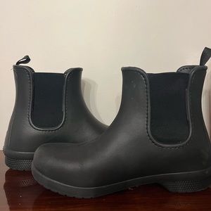 Barely used Crocs rubber boots